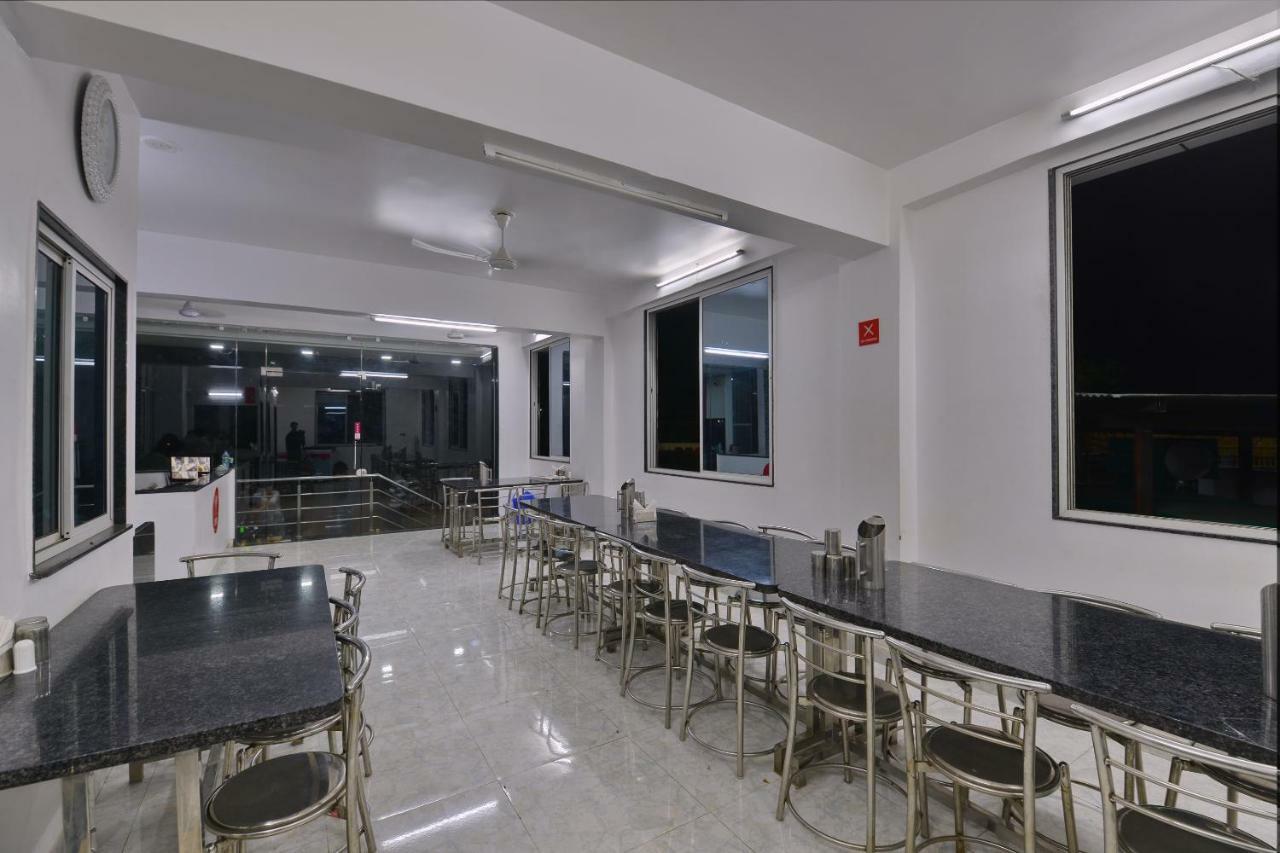 Oyo 11593 Hotel Aman Guest House Nueva Delhi Exterior foto