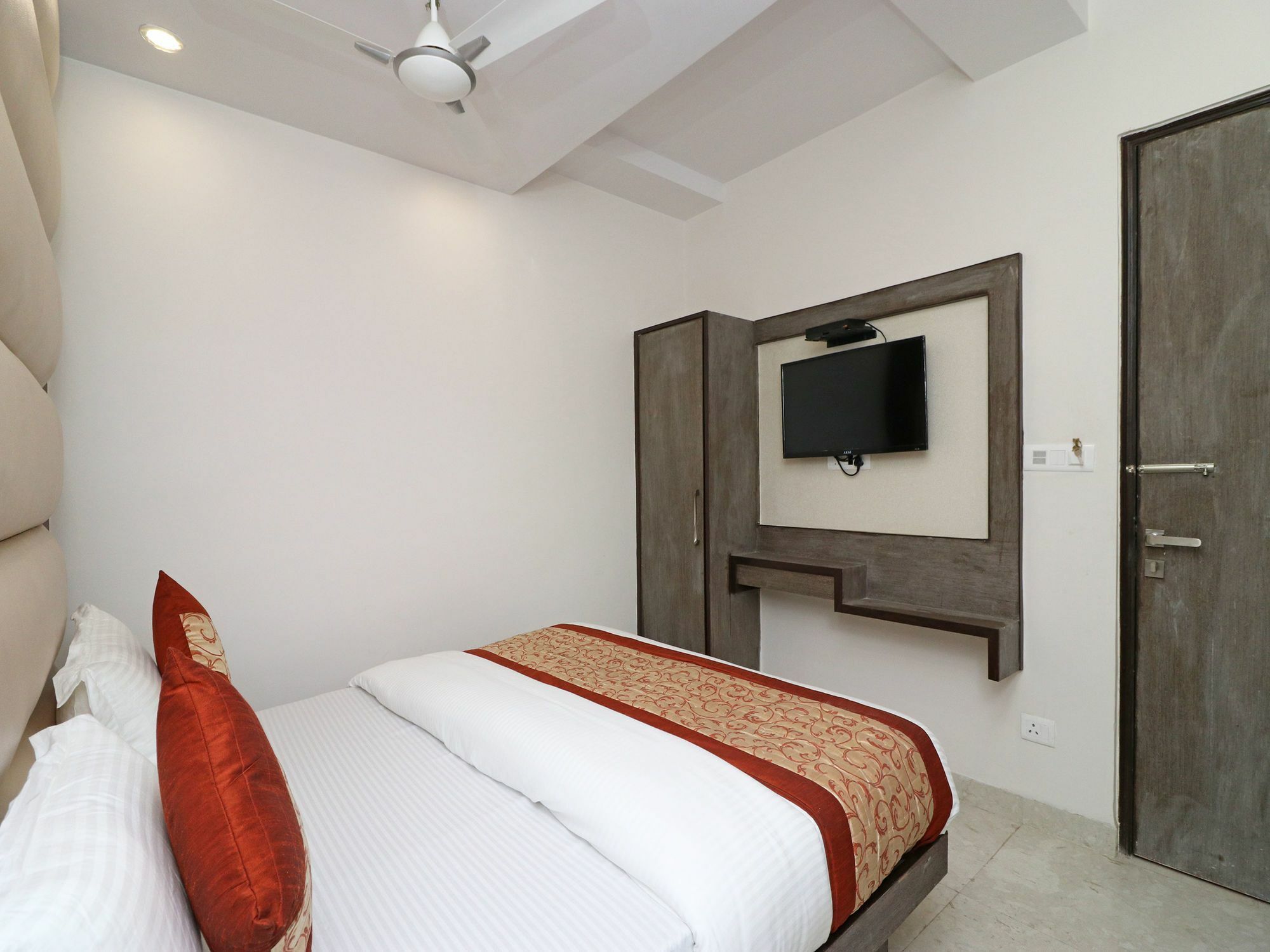 Oyo 11593 Hotel Aman Guest House Nueva Delhi Exterior foto
